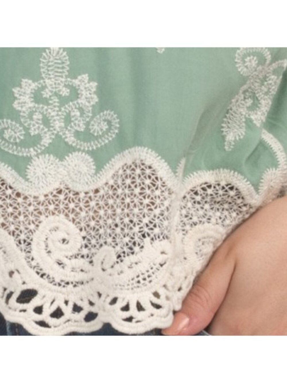 DEMOCRACY Scoop Neck Two Tone Embroidered Crop Top With Crochet Scalloped Trim - Picture 4 of 4